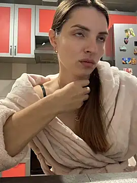 Snapshot of SeducingYoghourt chatting on 10-14-25, 04:18 SeducingYoghourt online show from 10-14-25, 04:18