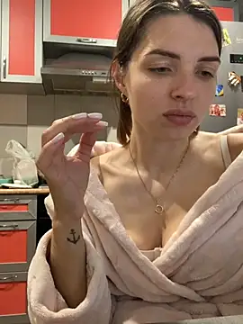 Snapshot of SeducingYoghourt chatting on 10-27-25, 03:46 SeducingYoghourt online show from 10-27-25, 03:46