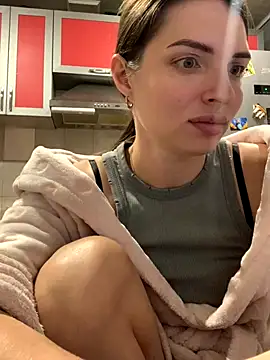 Snapshot of SeducingYoghourt chatting on 11-05-25, 05:05 SeducingYoghourt online show from 11-05-25, 05:05