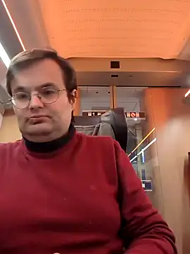 Snapshot of makau1 chatting on 01-19-25, 08:09 makau1 online show from 01-19-25, 08:09