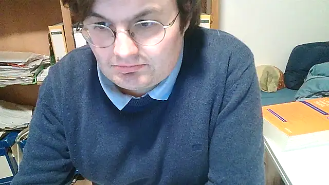 Snapshot of makau1 chatting on 03-05-25, 06:01 makau1 online show from 03-05-25, 06:01