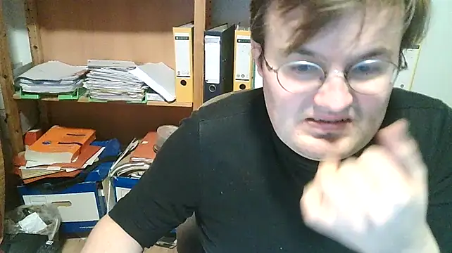 Snapshot of makau1 chatting on 12-03-24, 07:50 makau1 online show from 12-03-24, 07:50