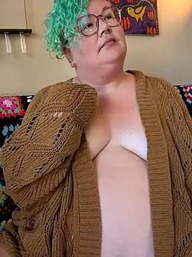 Snapshot of PotOfGreer chatting on 09-19-25, 04:33 PotOfGreer online show from 09-19-25, 04:33