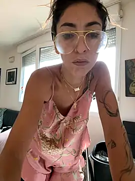 amanilouve online show from 11-14-25, 09:46