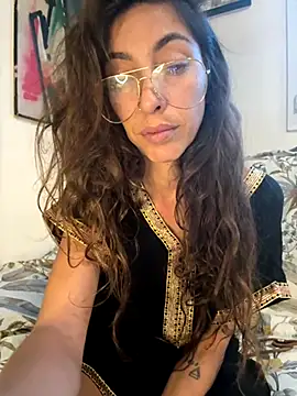 amanilouve online show from 11-25-25, 04:18