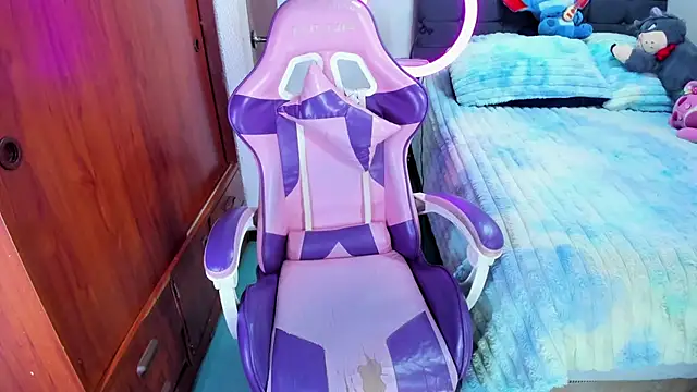 saphira owen online show from 04-16-26, 05:25