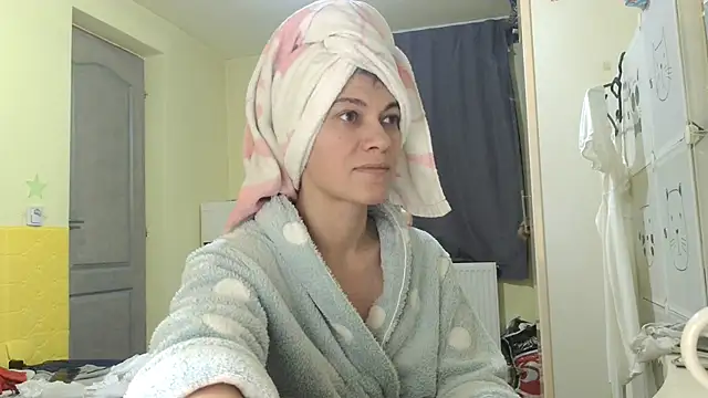 Snapshot of MercyLove chatting on 02-12-26, 02:50 MercyLove online show from 02-12-26, 02:50