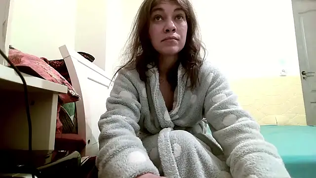 Snapshot of MercyLove chatting on 01-12-25, 03:25 MercyLove online show from 01-12-25, 03:25