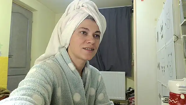 Snapshot of MercyLove chatting on 02-19-26, 05:54 MercyLove online show from 02-19-26, 05:54