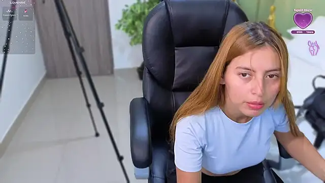 Snapshot of ROSE__15 chatting on 09-26-25, 07:32 ROSE 15 online show from 09-26-25, 07:32