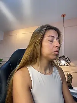 Snapshot of ROSE__15 chatting on 12-15-25, 11:27 ROSE 15 online show from 12-15-25, 11:27