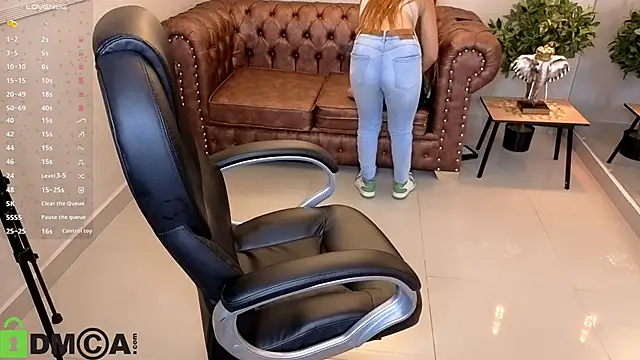 Snapshot of ROSE__15 chatting on 10-28-25, 08:08 ROSE 15 online show from 10-28-25, 08:08