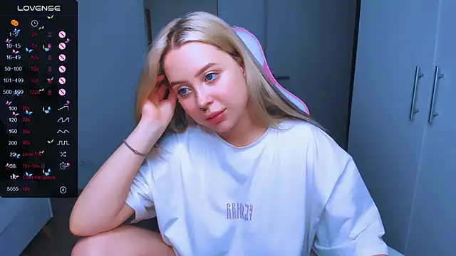 MonaLauu online show from 01-29-25, 02:32