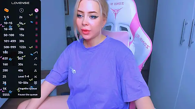 MonaLauu online show from 12-10-24, 02:27