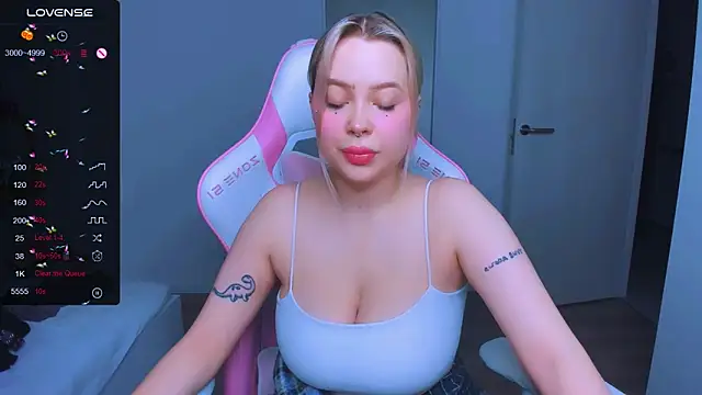 MonaLauu online show from 02-25-25, 11:48