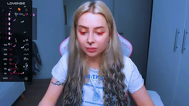 MonaLauu online show from 01-23-25, 04:59