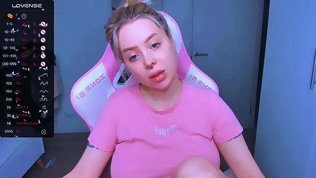 MonaLauu online show from 02-06-25, 02:22