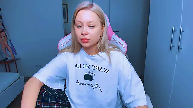 MonaLauu online show from 12-05-24, 09:44