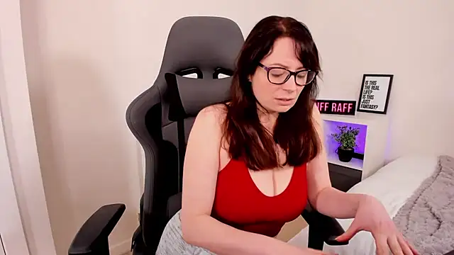 LucieWinters UK online show from 01-15-26, 11:02