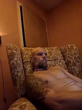 Snapshot of Ladyshaker82 chatting on 11-06-25, 04:05 Ladyshaker82 online show from 11-06-25, 04:05