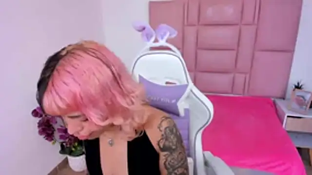 katalina garcia online show from 01-18-26, 04:54