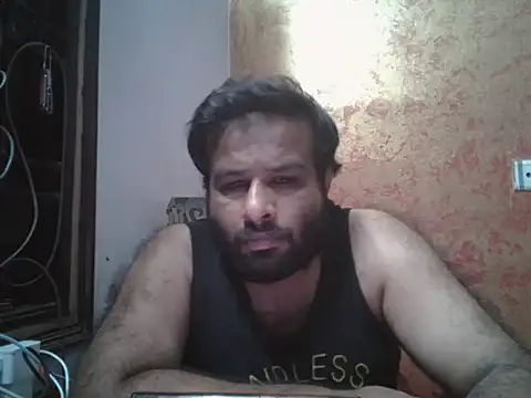 Snapshot of sura11311 chatting on 07-12-26, 07:15 sura11311 online show from 07-12-26, 07:15
