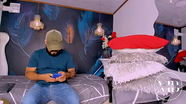 Snapshot of MichaelBear_ chatting on 02-28-26, 12:05 MichaelBear online show from 02-28-26, 12:05