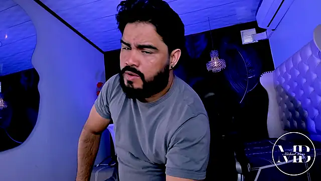 Snapshot of MichaelBear_ chatting on 02-26-26, 01:33 MichaelBear online show from 02-26-26, 01:33