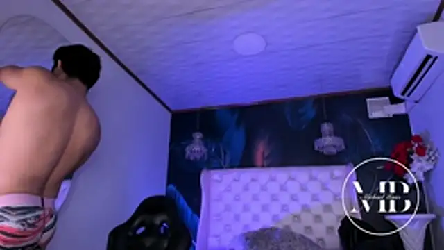 Snapshot of MichaelBear_ chatting on 02-10-26, 12:26 MichaelBear online show from 02-10-26, 12:26