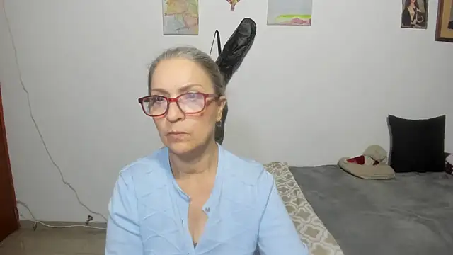 Snapshot of D-yanamilf chatting on 10-31-25, 09:17 D-yanamilf online show from 10-31-25, 09:17