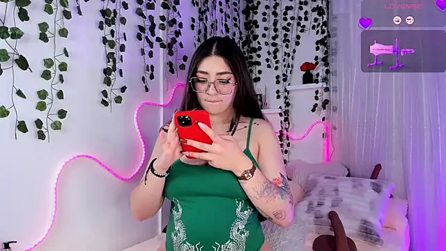 Snapshot of Samii_Evans chatting on 05-06-26, 04:38 Samii Evans online show from 05-06-26, 04:38