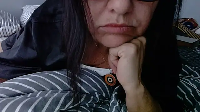 Linda1975 online show from 06-16-26, 06:24
