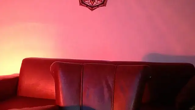 Linda1975 online show from 12-15-25, 12:49