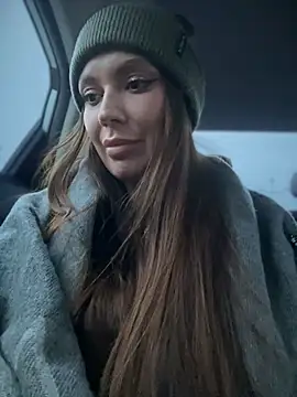 Snapshot of Emma_Catt chatting on 12-21-24, 02:15 Emma Catt online show from 12-21-24, 02:15