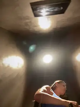 Snapshot of Emma_Catt chatting on 02-23-25, 07:00 Emma Catt online show from 02-23-25, 07:00