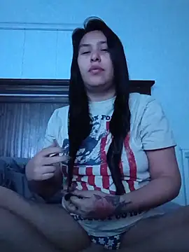 Snapshot of LunaGelatti chatting on 05-20-26, 10:56 LunaGelatti online show from 05-20-26, 10:56