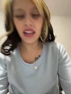 Snapshot of LunaGelatti chatting on 02-02-25, 10:46 LunaGelatti online show from 02-02-25, 10:46