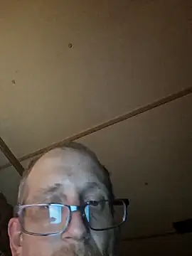 Snapshot of Wyley@xh chatting on 10-05-25, 05:42 Wyleyxh online show from 10-05-25, 05:42