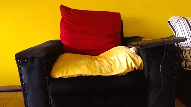 zuluboyxx online show from 10-17-25, 05:11