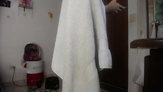 Snapshot of Moon_lunita chatting on 07-16-26, 09:45 Moon lunita online show from 07-16-26, 09:45