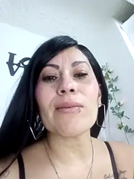 Snapshot of Tania_mature chatting on 07-01-26, 05:46 Tania mature online show from 07-01-26, 05:46