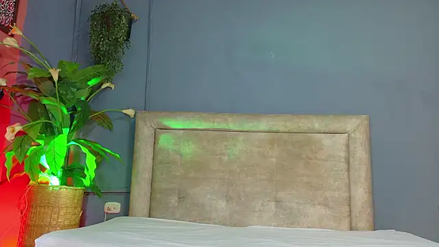 nicol snow online show from 03-08-26, 01:25