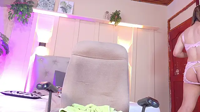 nicol snow online show from 10-03-25, 01:23