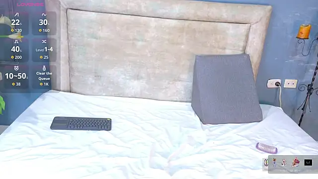 nicol snow online show from 01-17-26, 01:37