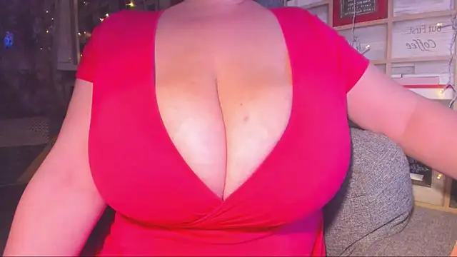 Snapshot of VickyBoobs chatting on 10-10-25, 04:08 VickyBoobs online show from 10-10-25, 04:08