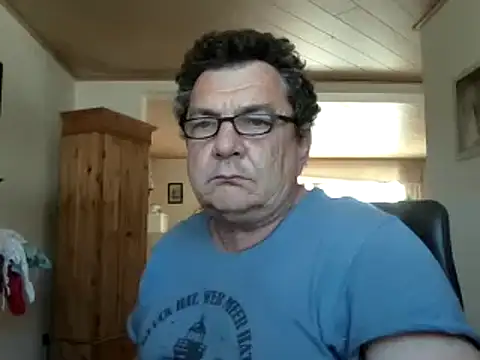 Nobbie444 online show from 04-28-26, 01:37
