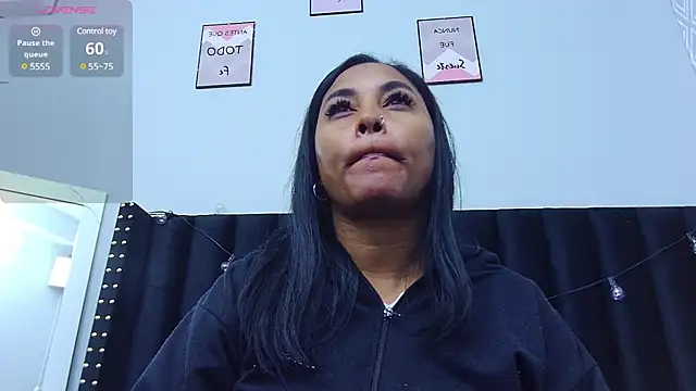 Snapshot of colombiamommy chatting on 02-26-25, 01:11 colombiamommy online show from 02-26-25, 01:11