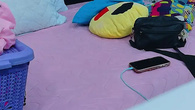 colombiamommy online show from 10-27-25, 12:28