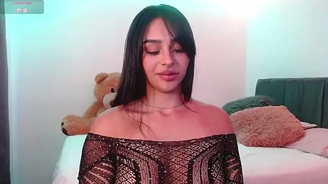 Melaniie01 online show from 12-17-25, 10:26