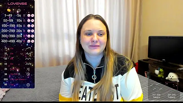 Snapshot of AlanaBrox chatting on 02-28-25, 01:14 AlanaBrox online show from 02-28-25, 01:14